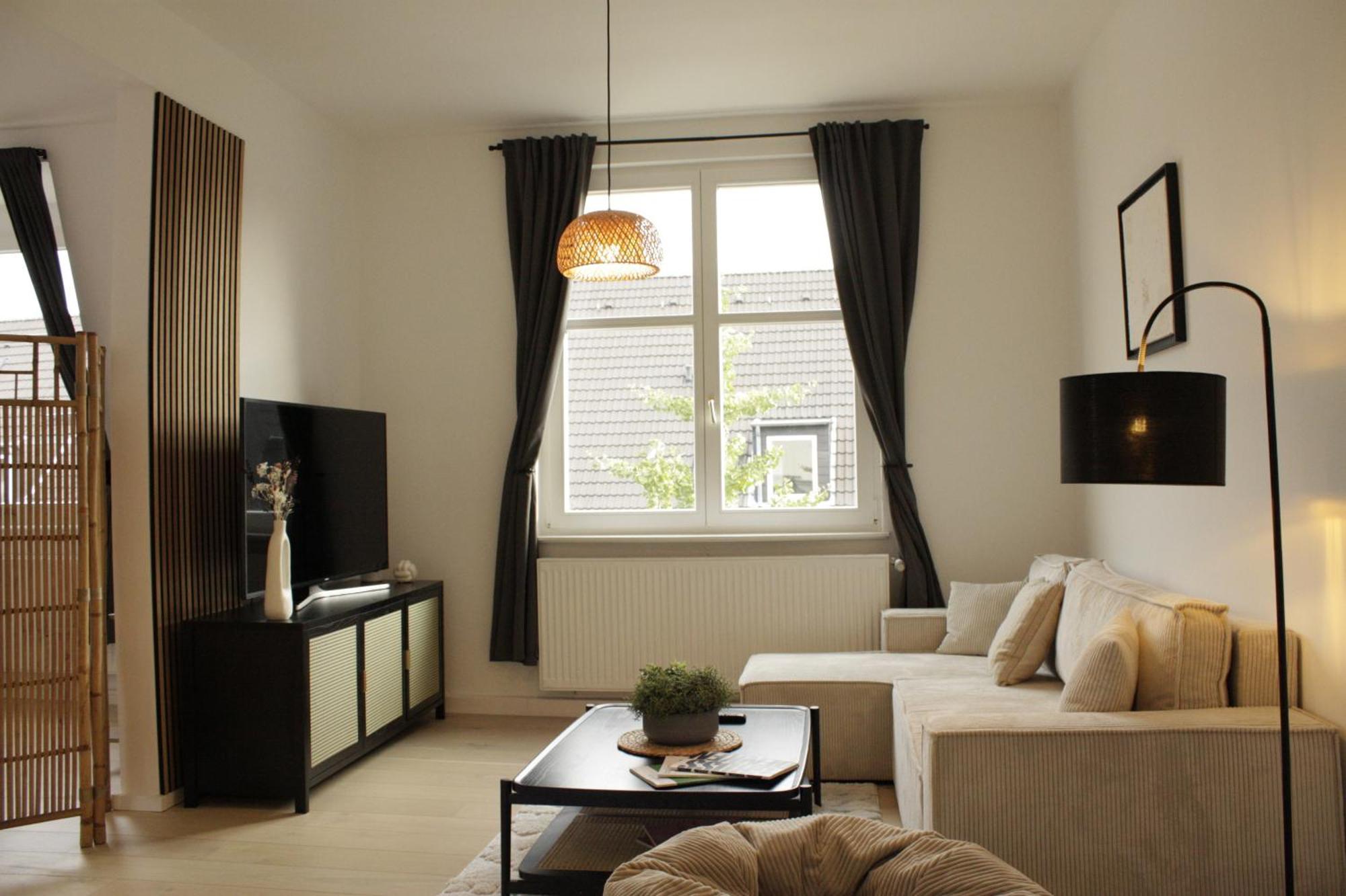 Spacestays Designer Netflix Wifi Playstation 4 Balkon Essen